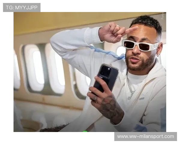 内马尔赛后对着镜头唱起情歌,粉丝感动落泪 内马尔赛后对着镜头唱起情歌,粉丝感动落泪